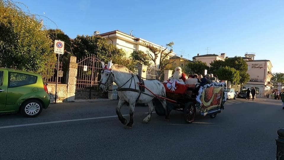Hotel Castello Centro Storico Lazise Esterno foto